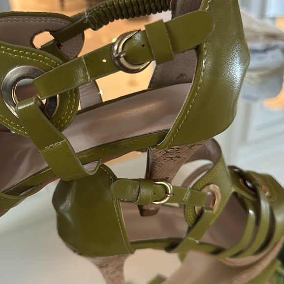 SANDALS 💚 - Picture 16 of 16